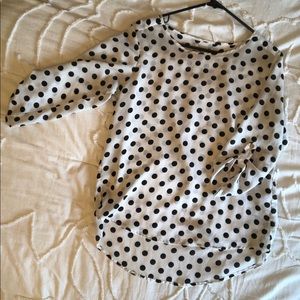 White polka dot 3/4 sleeve top